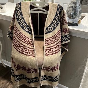 Woolly Poncho/Cape